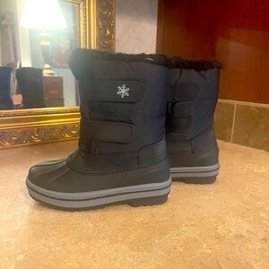Vepose Boys Mid Calf Snow Boots; Never Worn